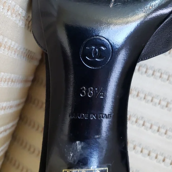 CHANEL CC LOGO FAUX PEARL STRAPS PUMPS - Picture 10 of 11